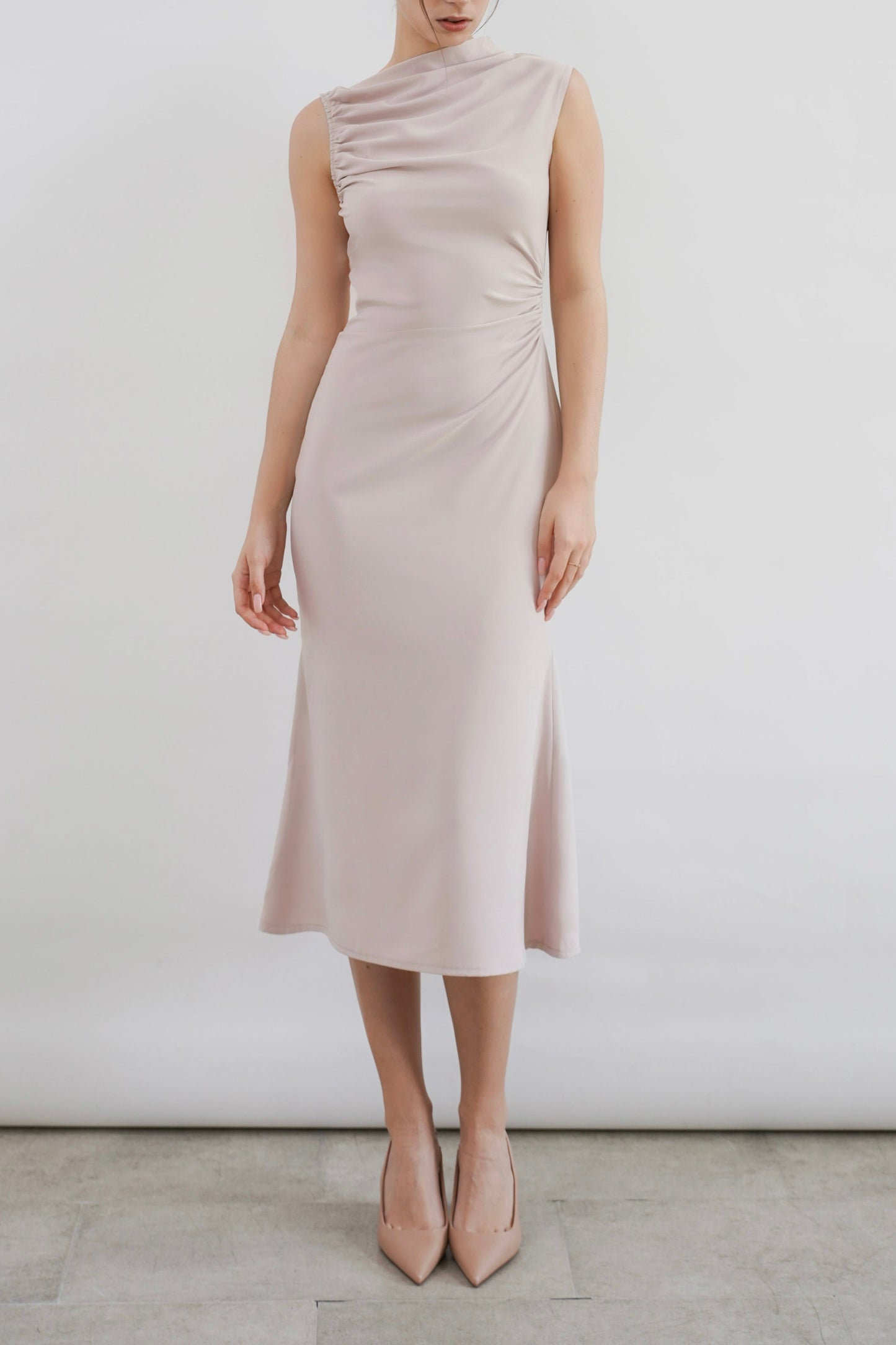 GIULLE - Sonnet Lightweight Midi Dress in Pale Pink