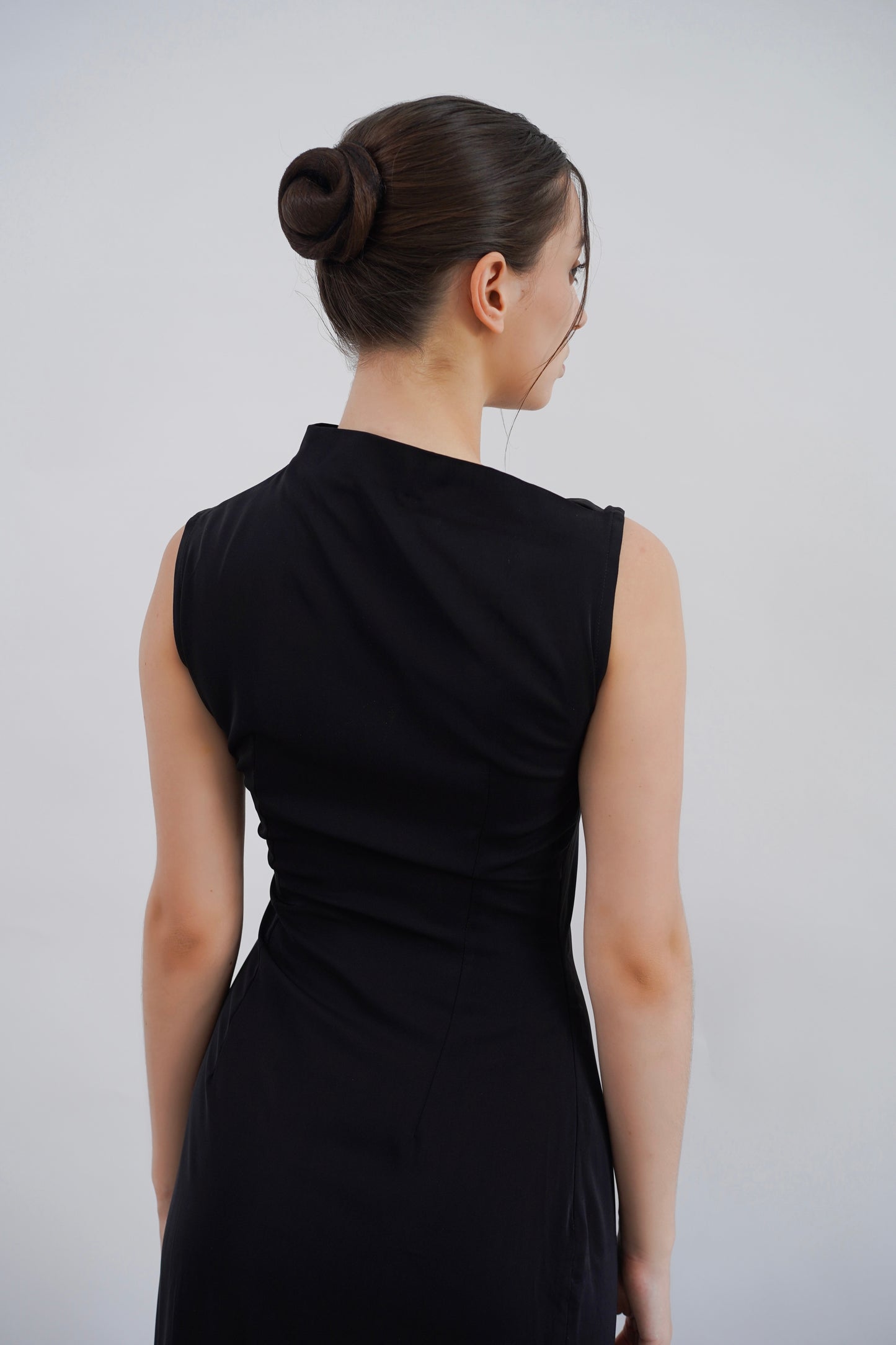 GIULLE - Sonnet Lightweight Midi Dress in Black