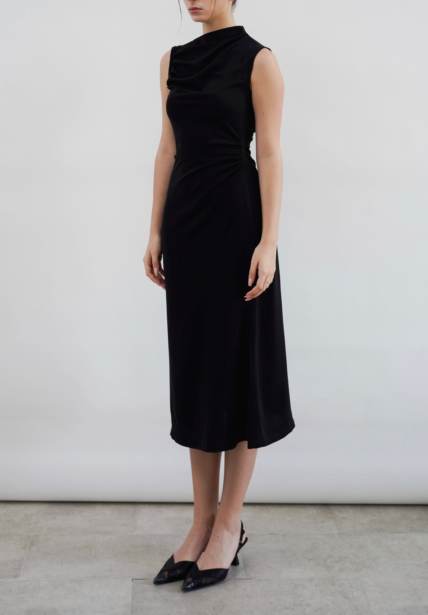 GIULLE - Sonnet Lightweight Midi Dress in Black