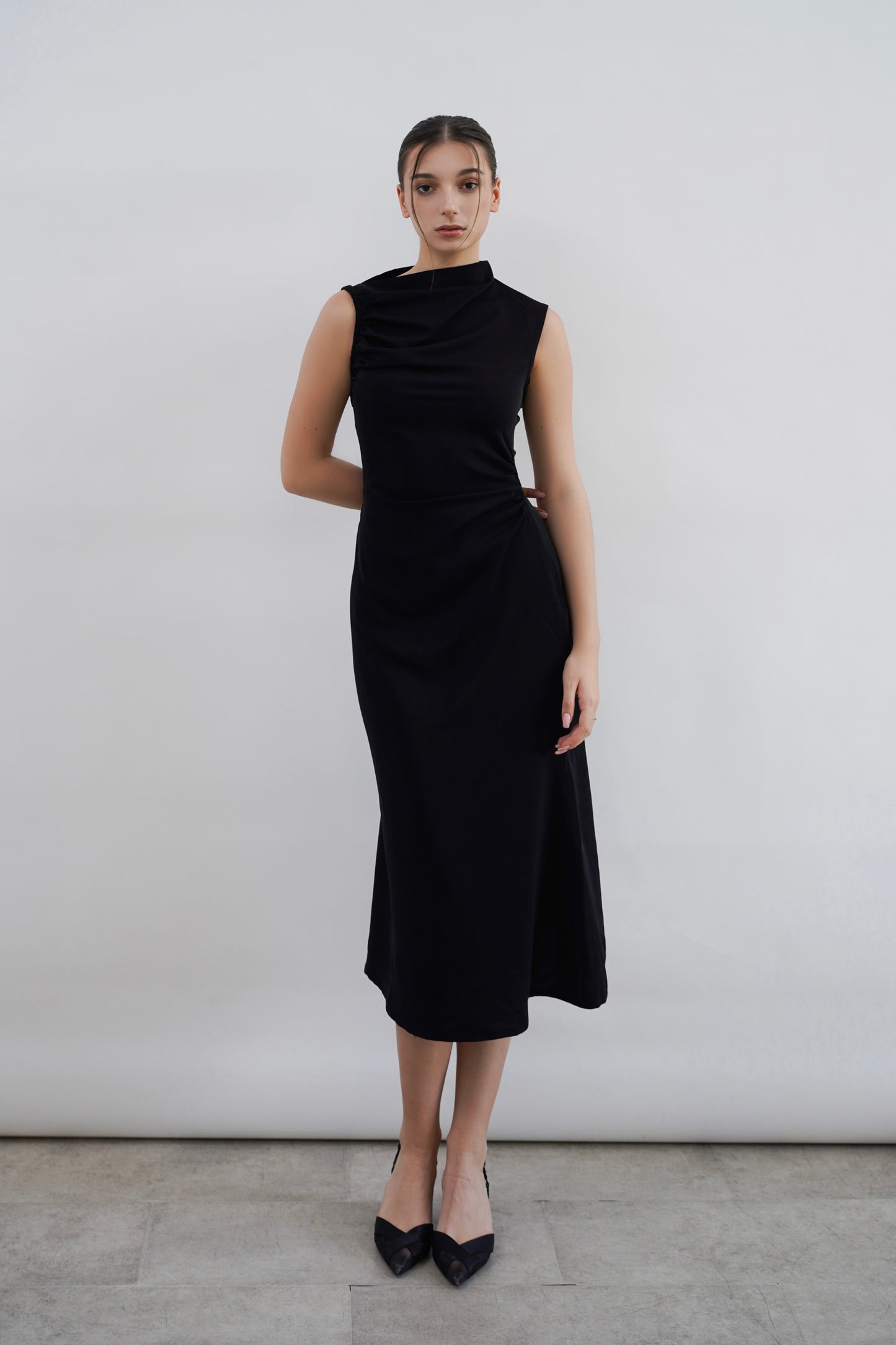 GIULLE - Sonnet Lightweight Midi Dress in Black